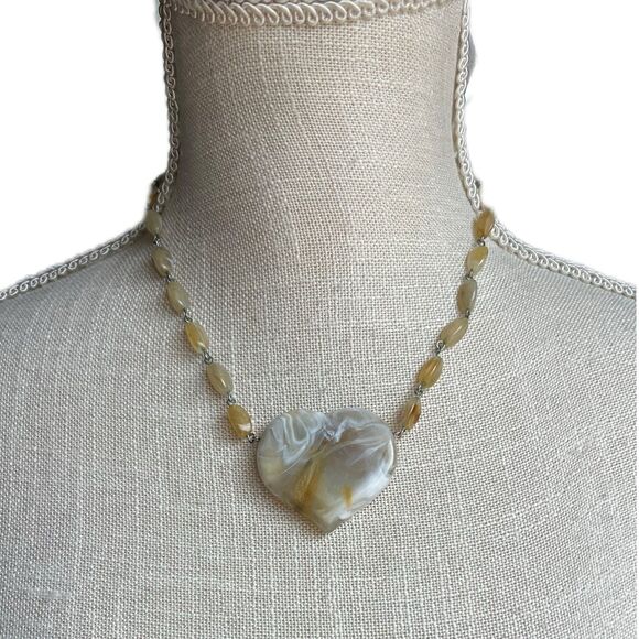 Vintage Beaded Marbled Acrylic Heart Pendant Necklace - Picture 3 of 3